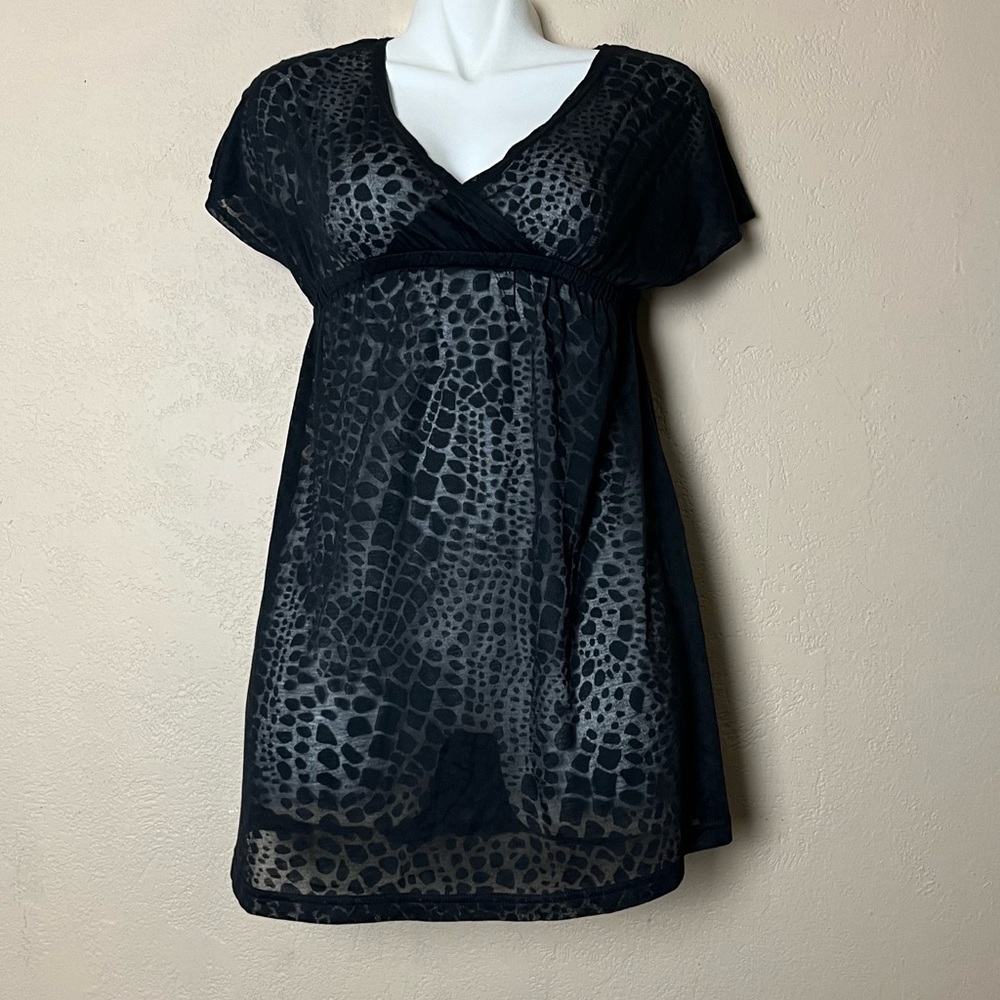5/$30 Cover me women swim black coverup short sleeve‎ size small